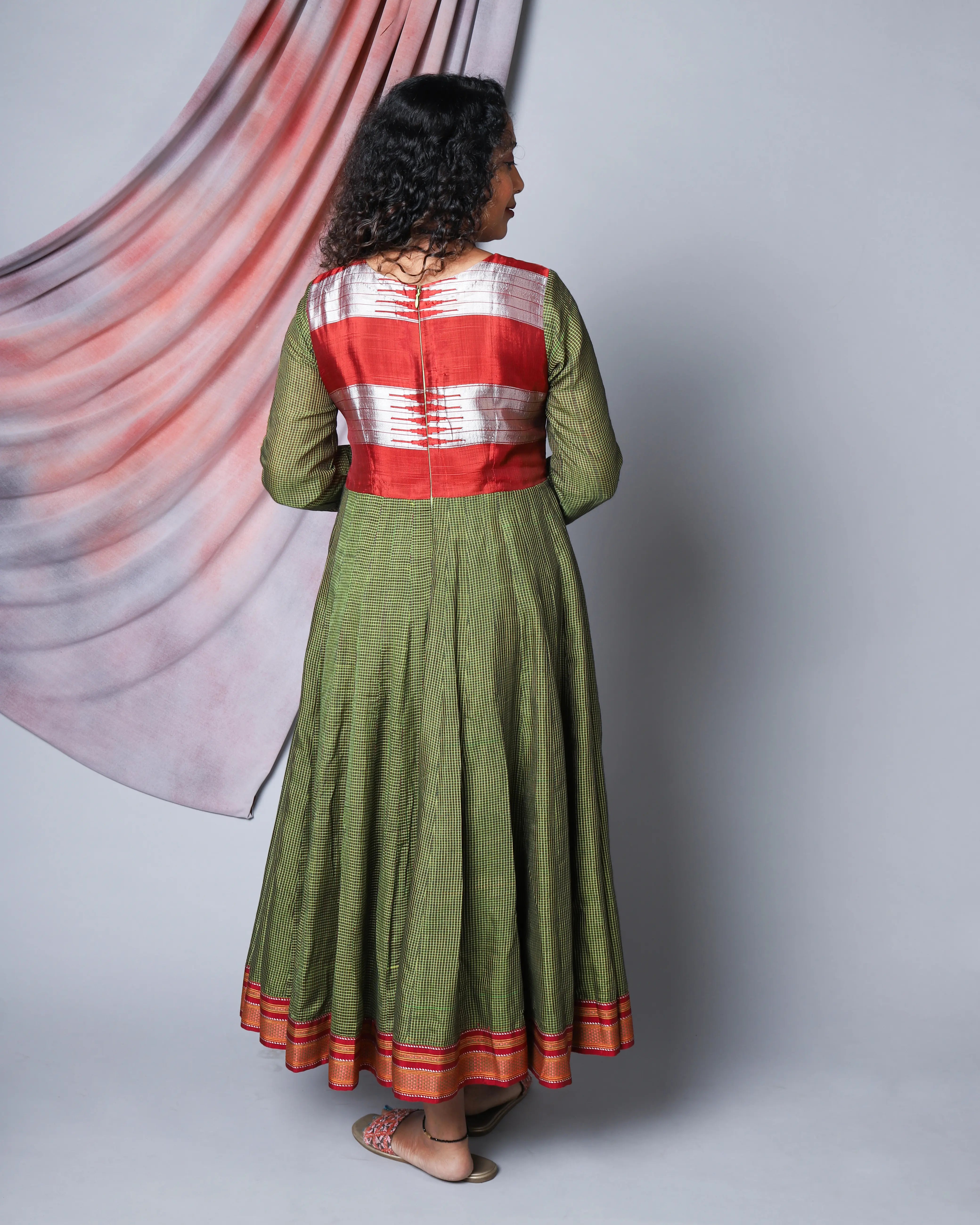 Katun Aparna Ilkal Anarkali – 44 Kalis, Handwoven Masterpiece for Graceful Movement