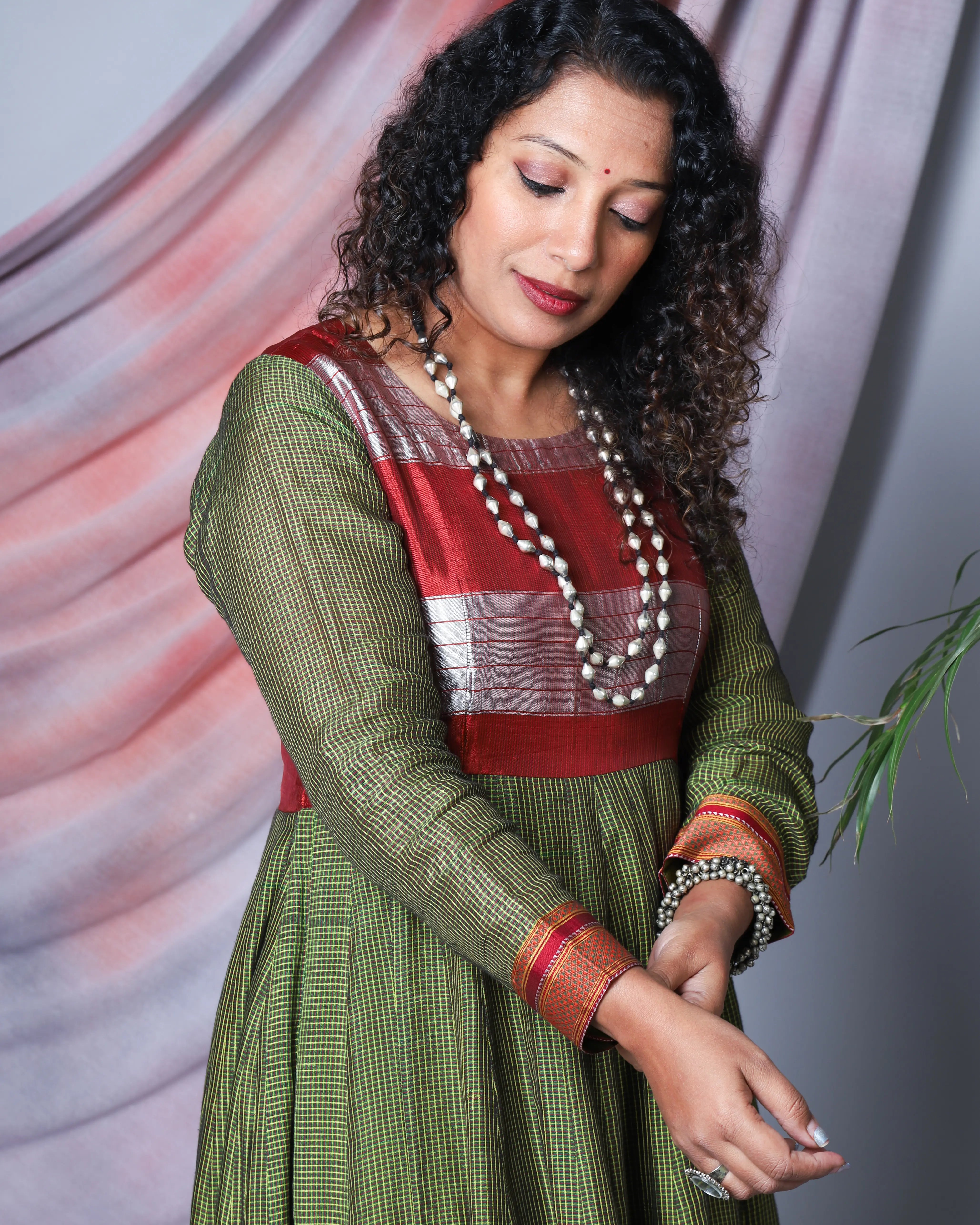 Katun Aparna Ilkal Anarkali – 44 Kalis, Handwoven Masterpiece for Graceful Movement