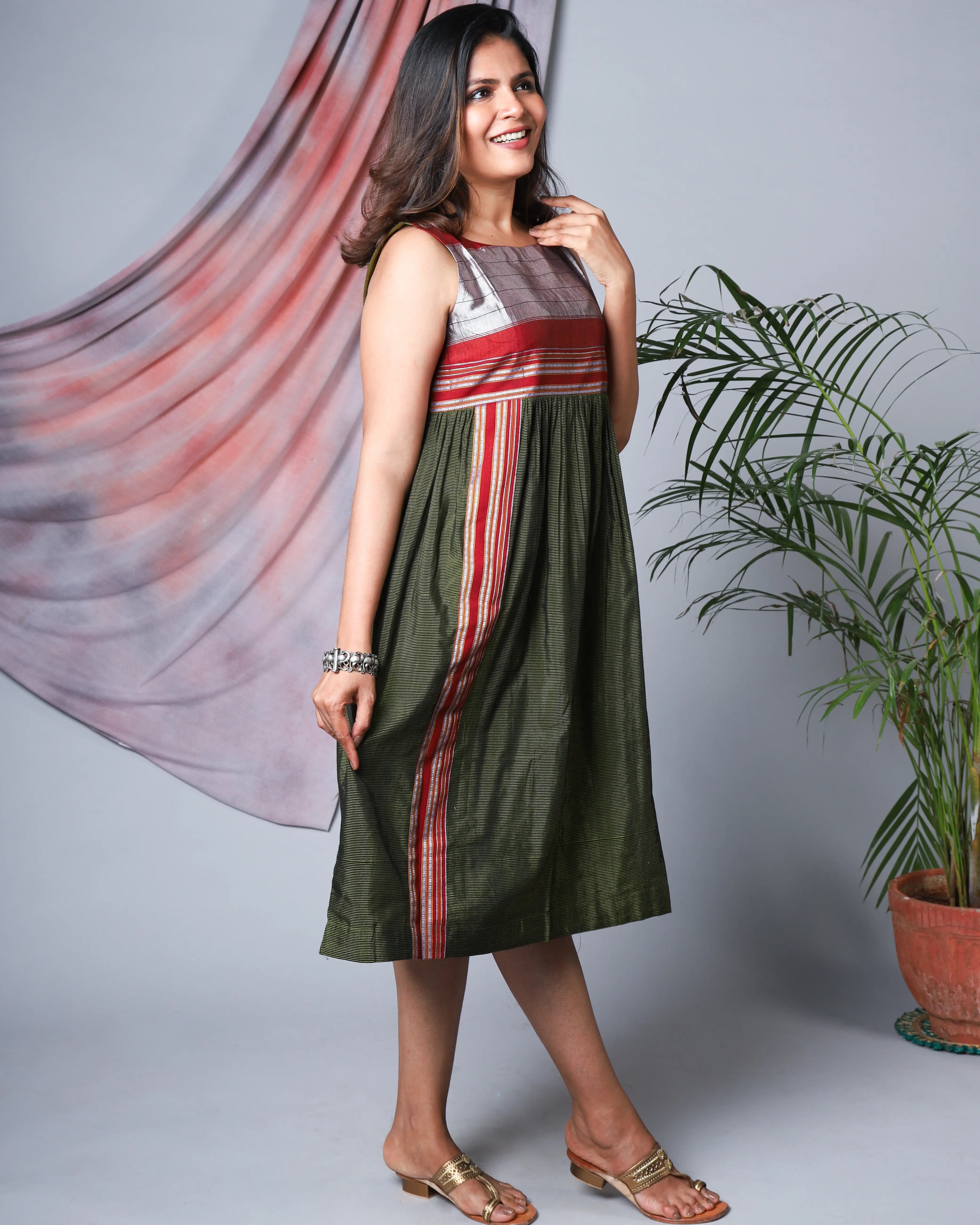Katun Itee Sleeveless Ilkal Dress
