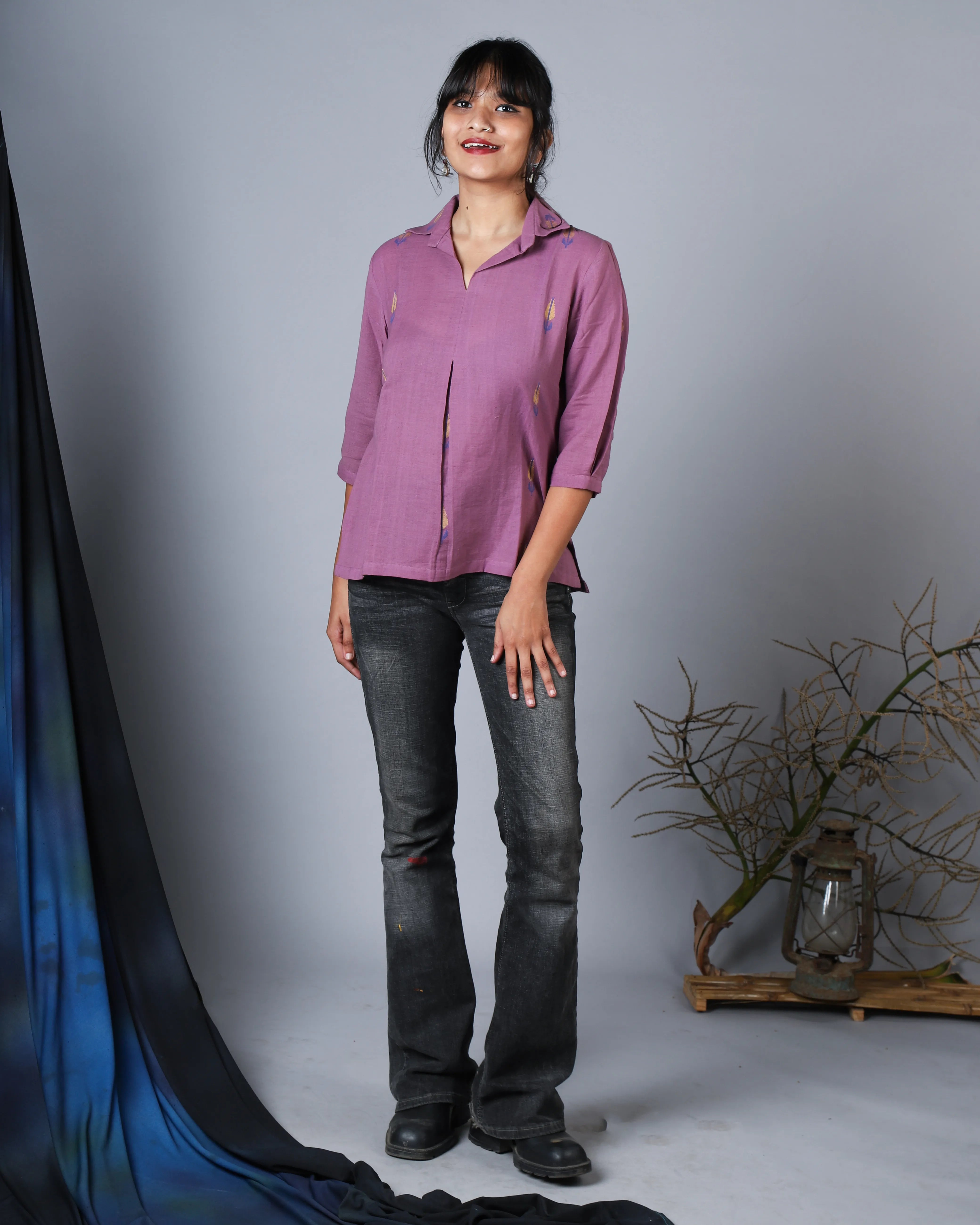 Katun Aadhya Collection - Khadi Jamdani with Shirt Collar and Slit