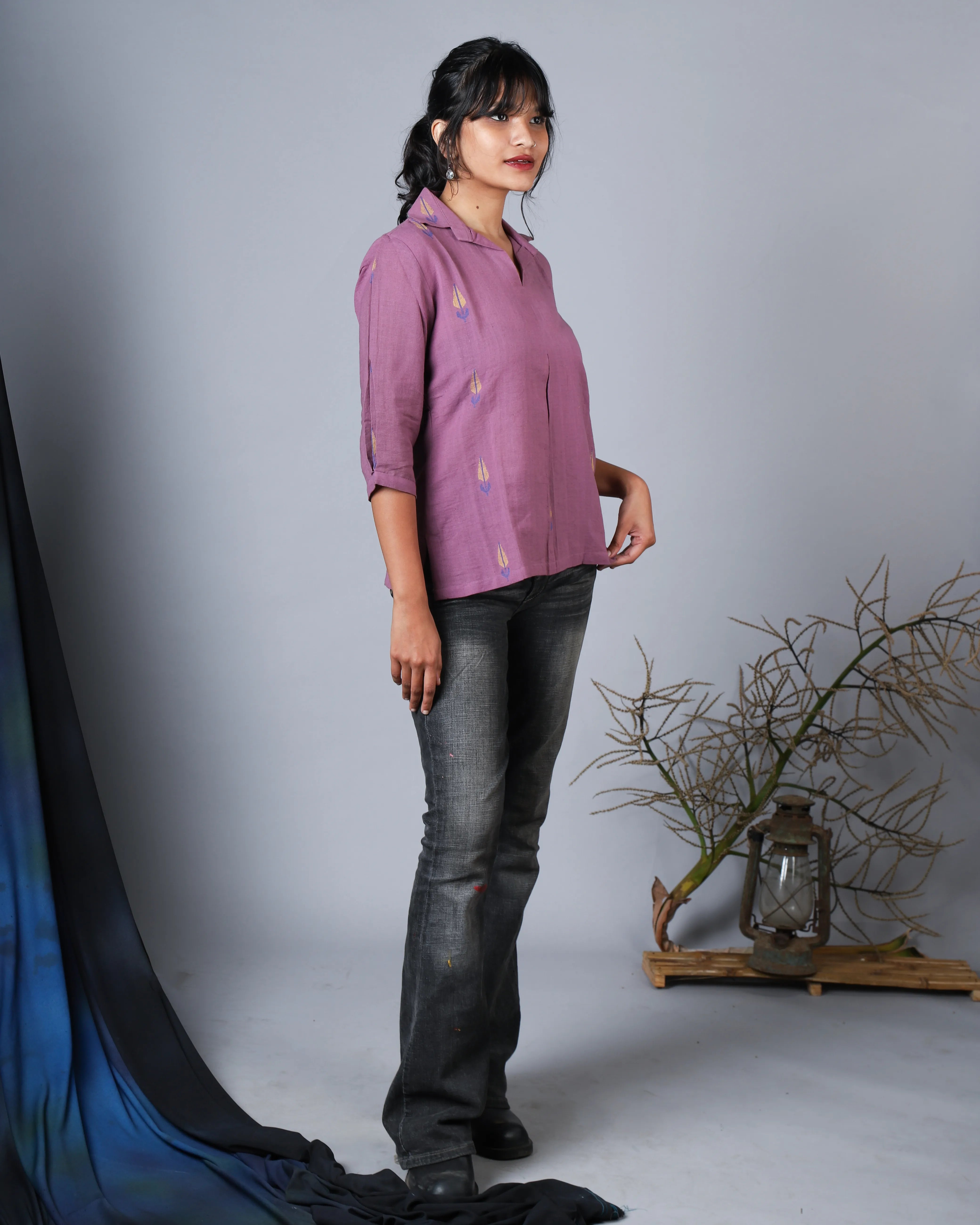 Katun Aadhya Collection - Khadi Jamdani with Shirt Collar and Slit