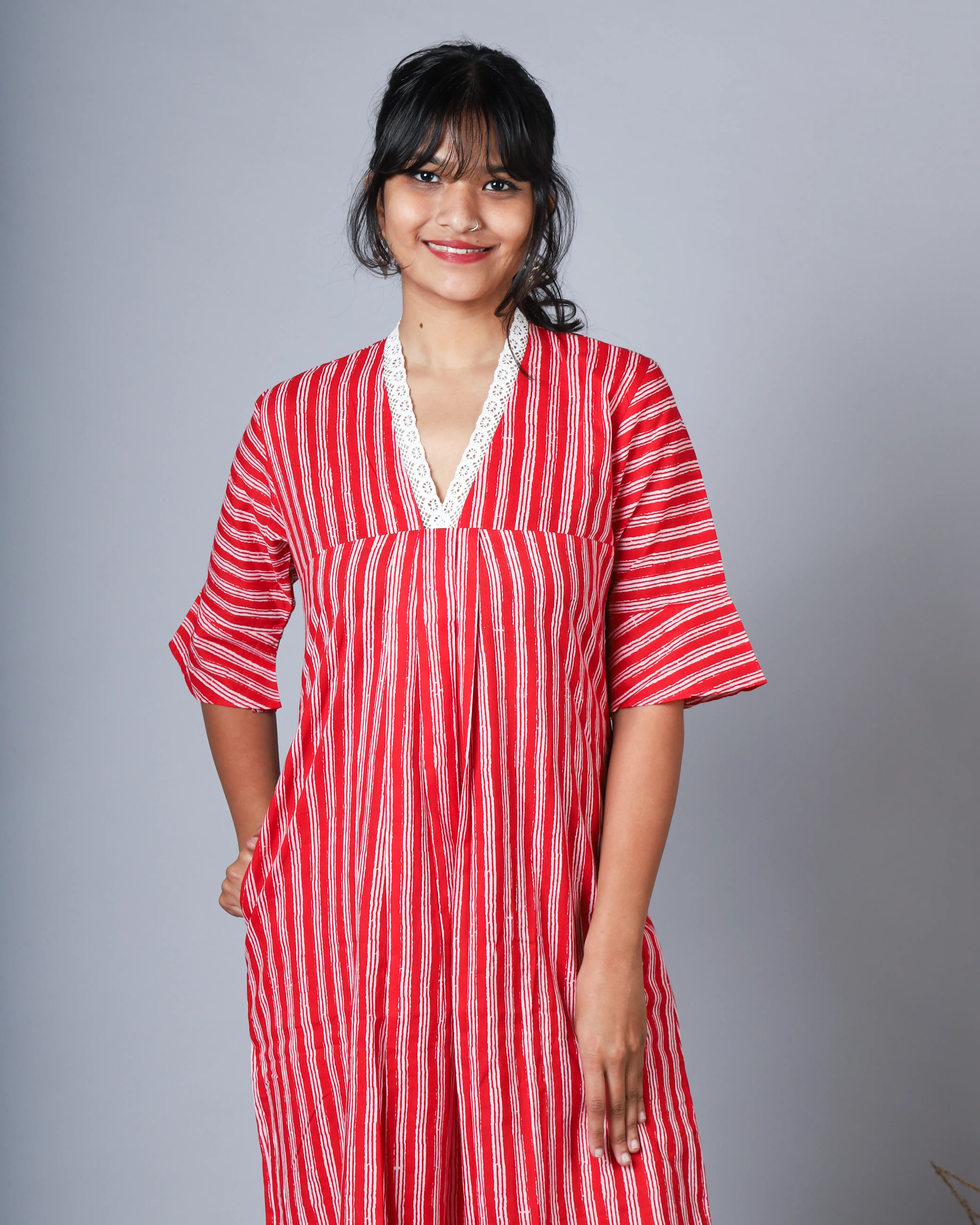 JAIPUR OR SANGANERI PRINT MADE IN SANGANER VILLAGE IN RAJASTHAN. BLOCK PRINT WITH NATURAL COLOURS AND PIGMENTS.